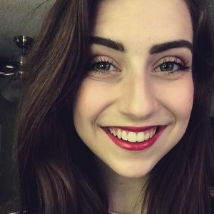 Meet your Posher, Cecilia